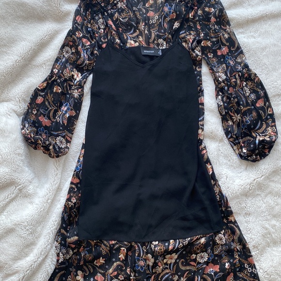 Excellent condition - Mink Pink midi dress - Picture 7 of 8